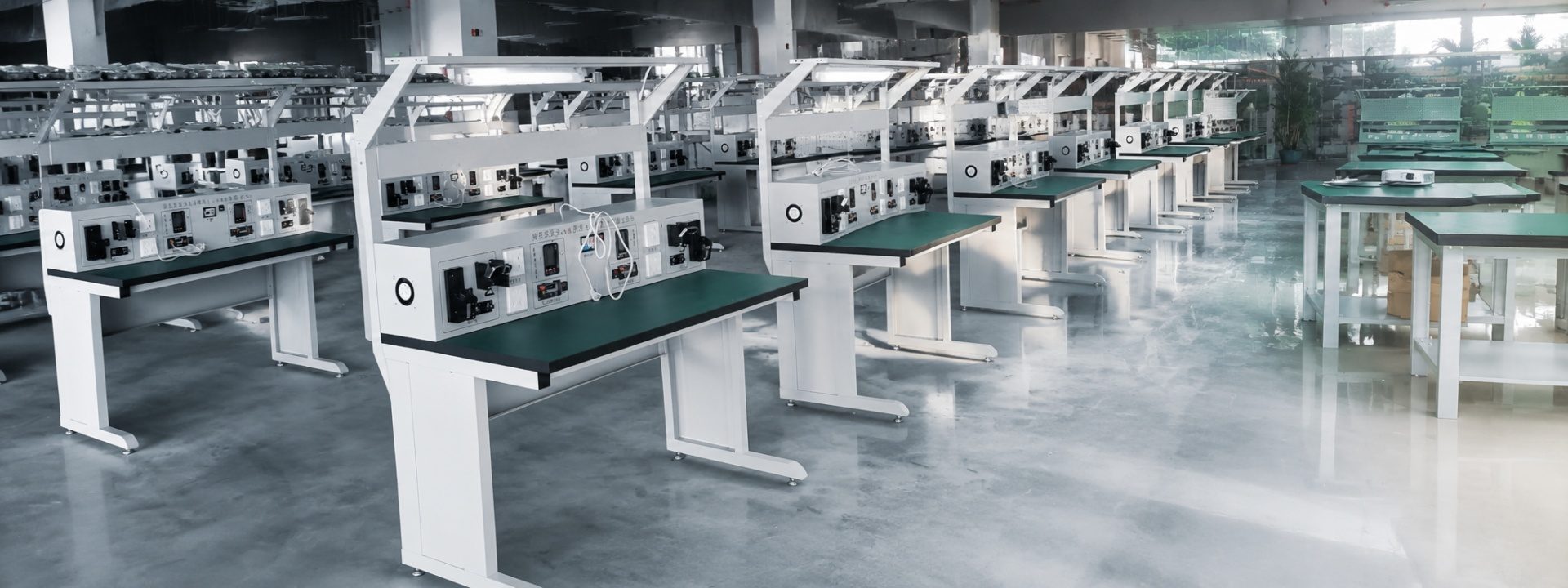 Composite vs. ESD Workbench Tops: Diagnosing Selection Failures and Configuration Guide